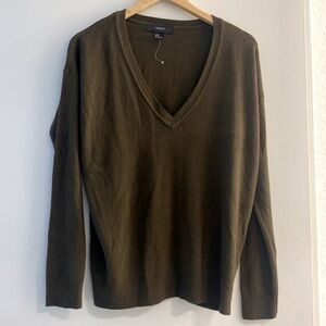 NWOT Forever 21 V-Neck Long Sleeve Pullover Cardigan Sweater